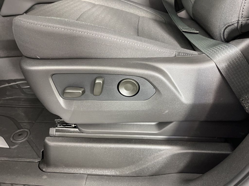 Thumbnail: 2026 Chevrolet Tahoe - 24