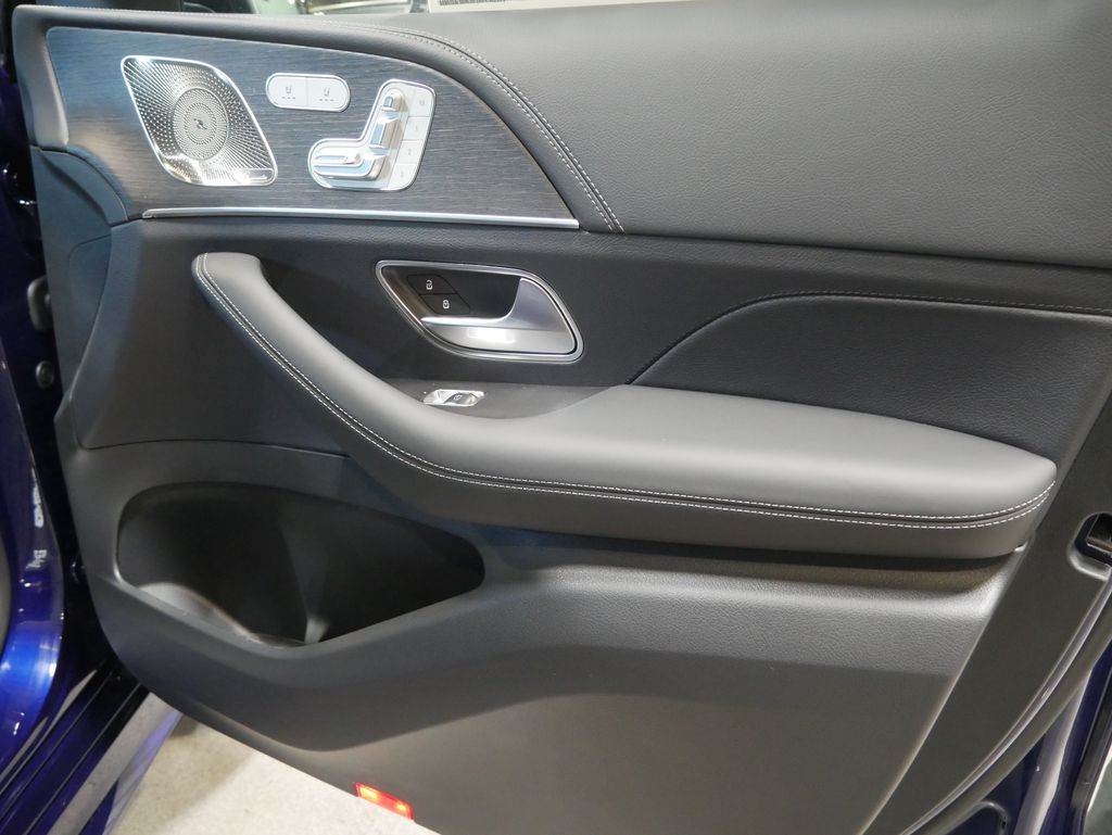 Thumbnail: 2026 Mercedes-Benz GLE - 28