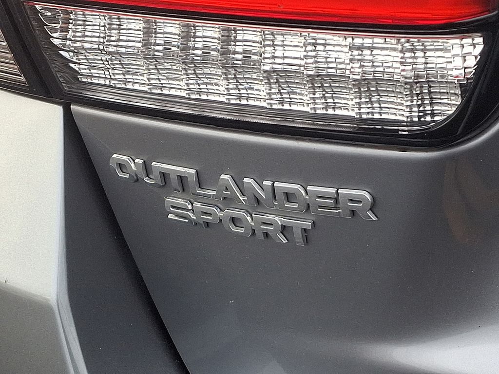 Thumbnail: 2023 Mitsubishi Outlander Sport - 31
