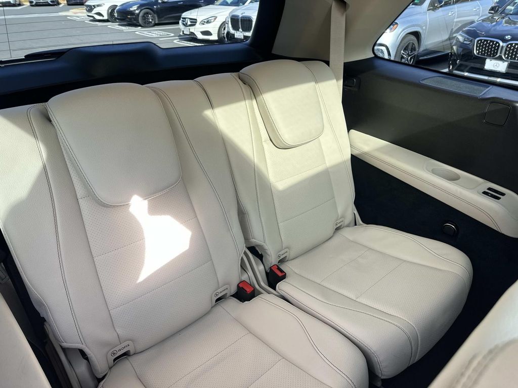 Thumbnail: 2023 Mercedes-Benz GLS - 29