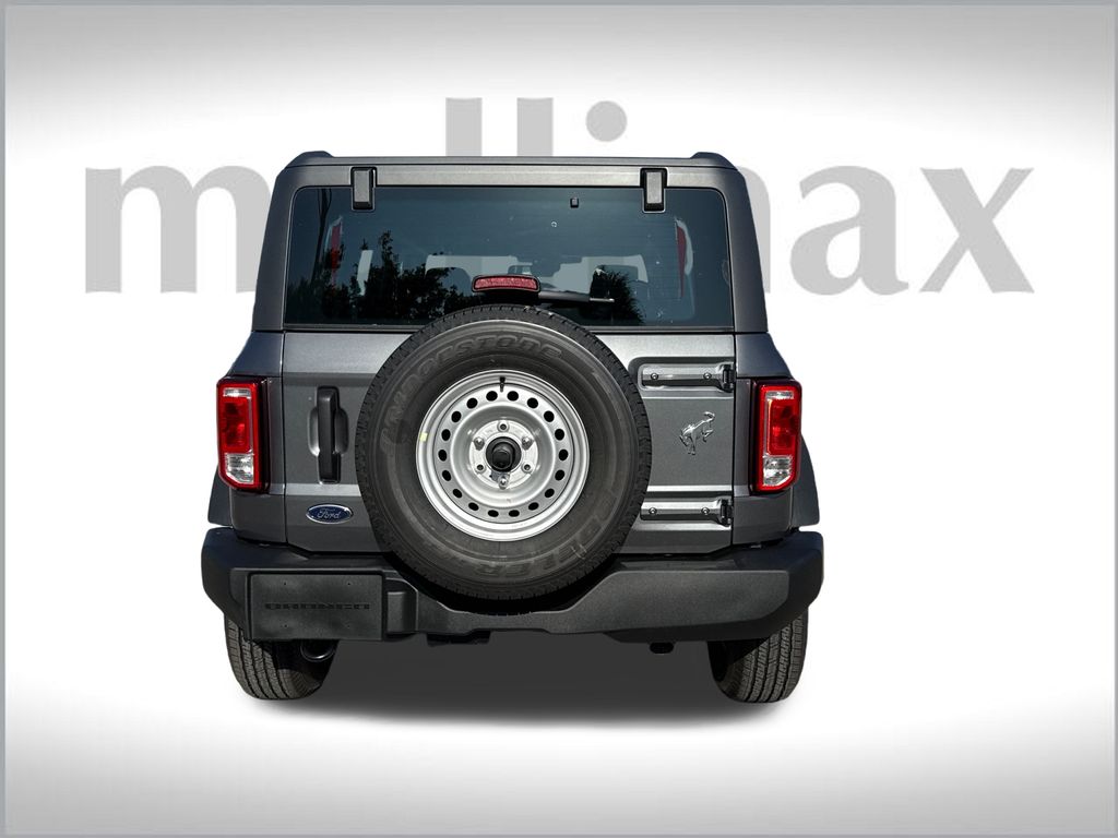 2025 Ford Bronco Base photo 9