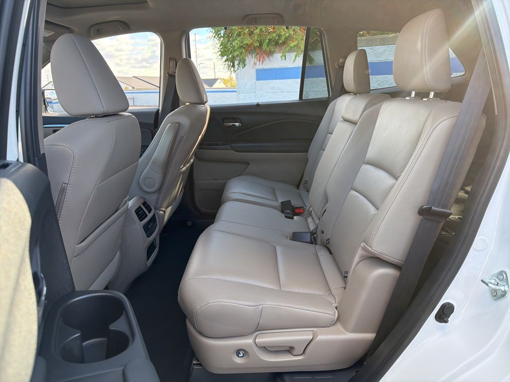 Thumbnail: 2022 Honda Pilot - 20