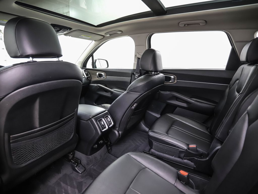 Thumbnail: 2022 Kia Sorento - 20