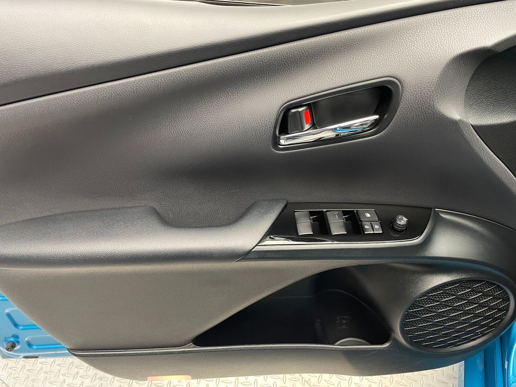 2022 Toyota Prius Prime LE 9