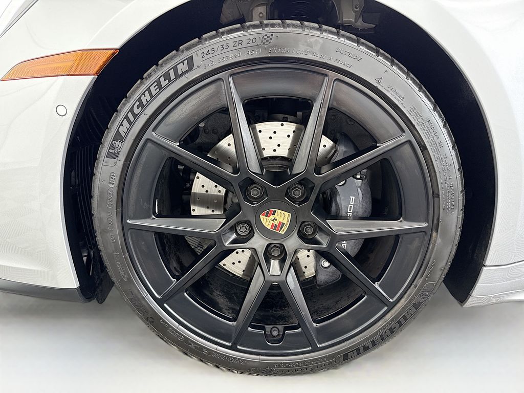 Thumbnail: 2025 Porsche 911 - 27