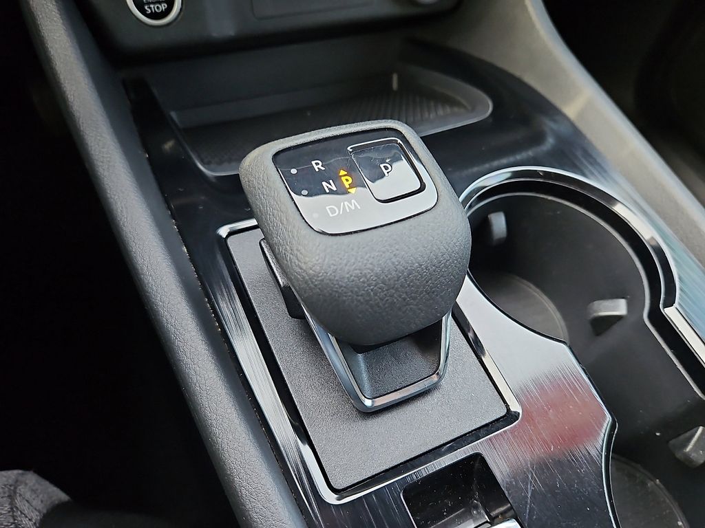 Thumbnail: 2022 Nissan Rogue - 15