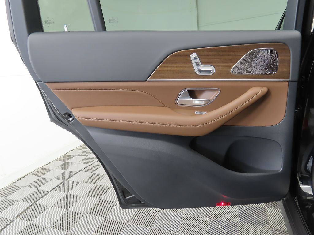 Thumbnail: 2026 Mercedes-Benz GLS - 27