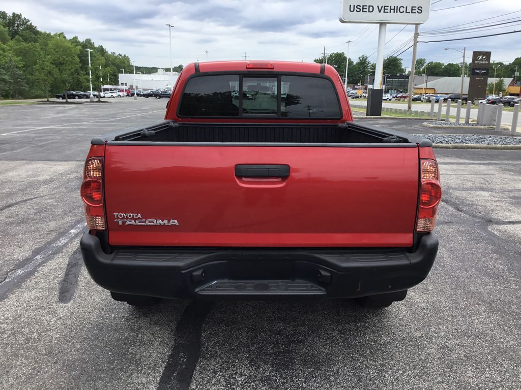 Thumbnail: 2015 Toyota Tacoma - 4