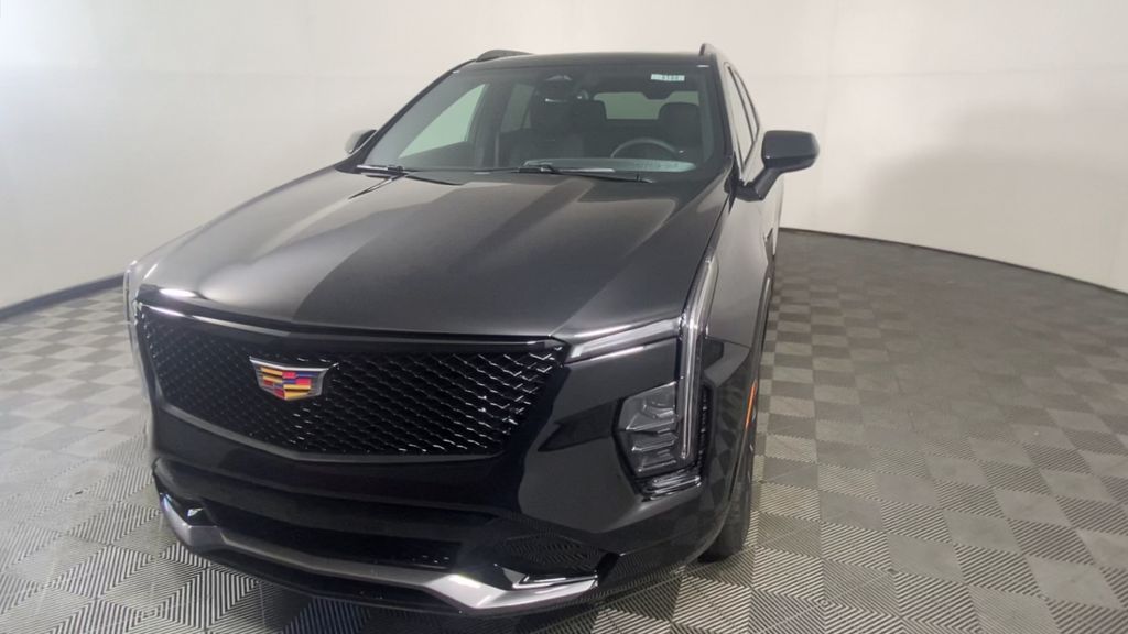 2024 Cadillac XT4 Sport 2