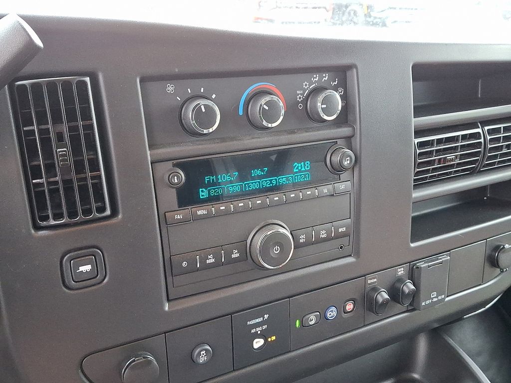 2025 Chevrolet Express 3500 Work Van - 9