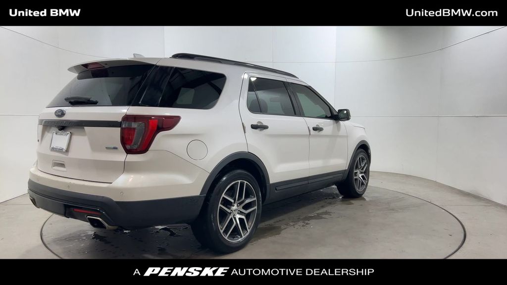 Thumbnail: 2017 Ford Explorer - 8