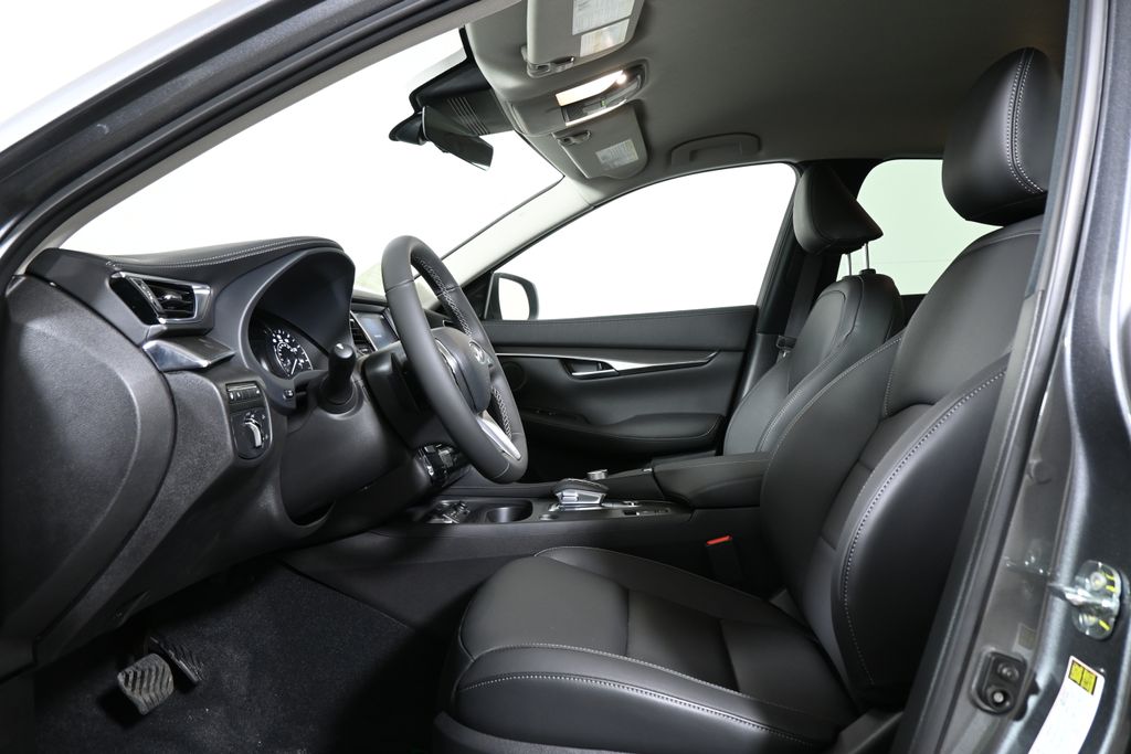 Thumbnail: 2025 INFINITI QX50 - 3