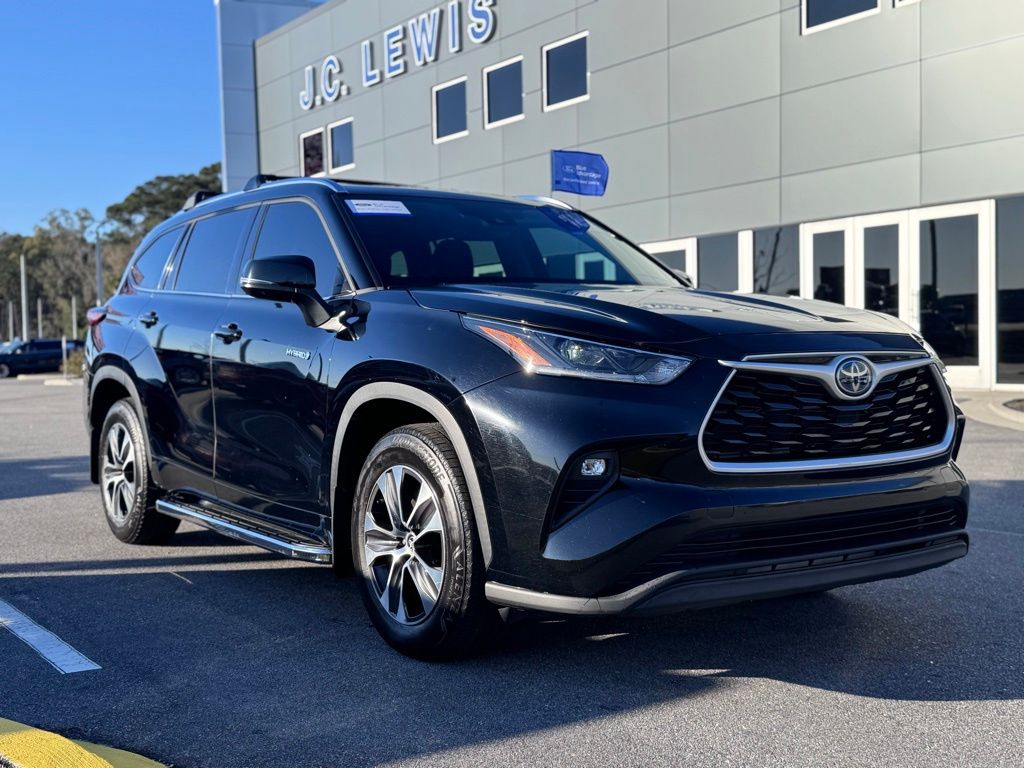 2021 Toyota Highlander Hybrid XLE