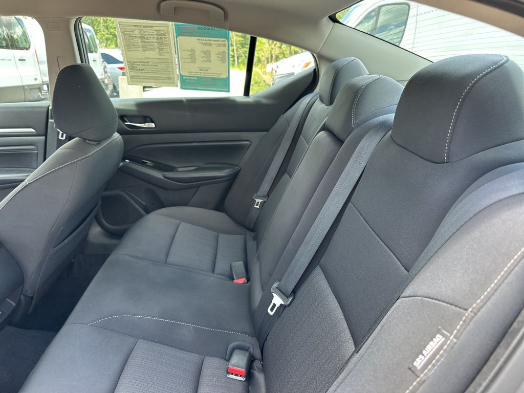 2021 Gun Metallic Nissan Altima 2.5 SV FWD Sedan