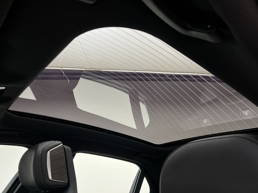 Thumbnail: 2023 BMW 7 Series - 22