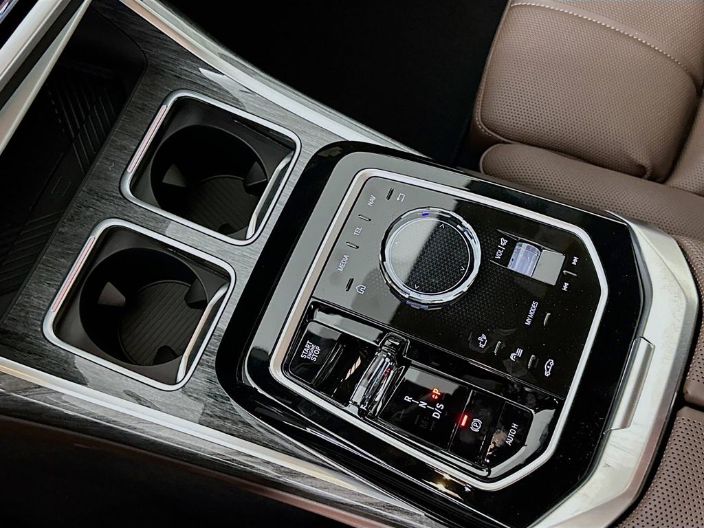 Thumbnail: 2026 BMW 7 Series - 15