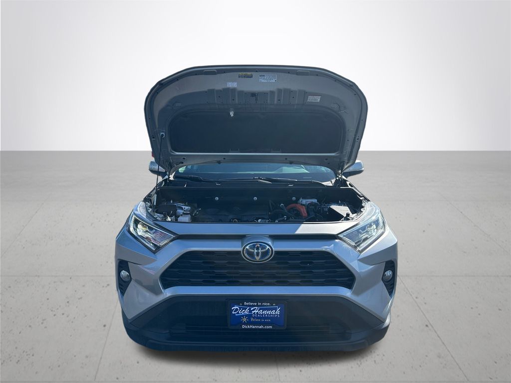2021 Toyota RAV4 Hybrid XLE