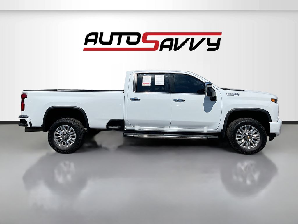 Used 2023 White Chevrolet High Country image 8