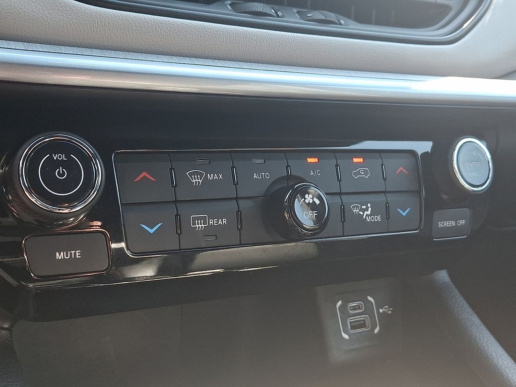 2025 Jeep Compass Limited White at South Hills CDJR