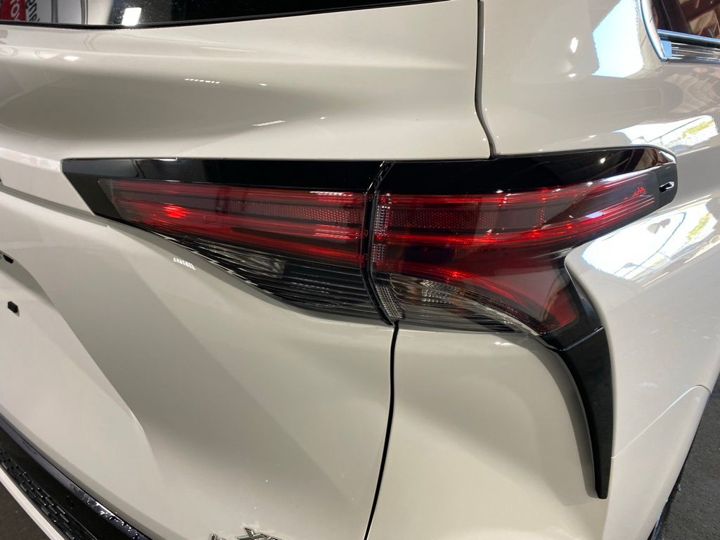 Thumbnail: 2026 Toyota Sienna - 20