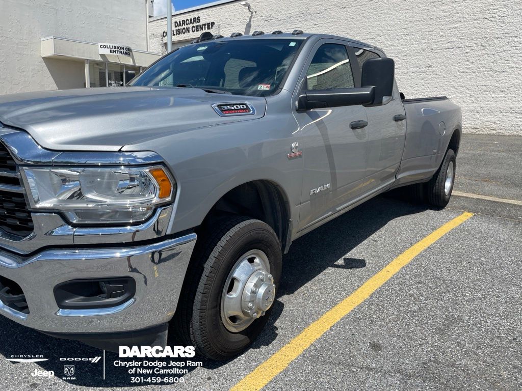 Billet Silver Metallic Clearcoat 2022 RAM 3500 Pickup Truck Four-Wheel Drive 6-Speed Automatic