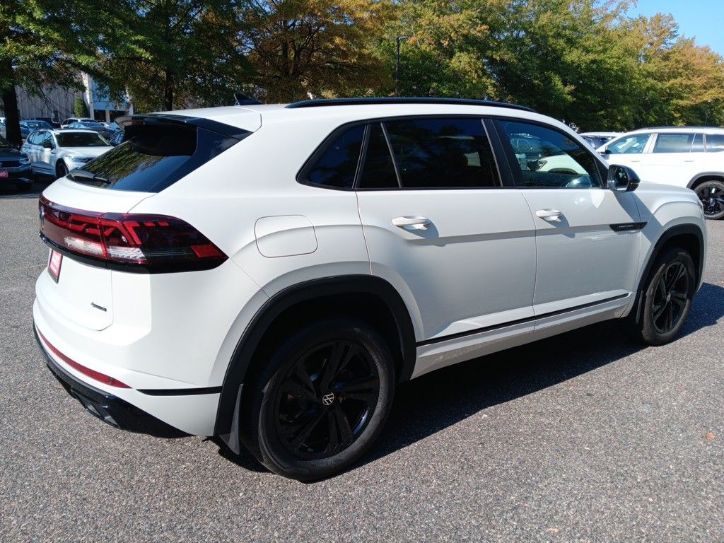 2025 Volkswagen Atlas Cross Sport 2.0T SEL R-Line 5