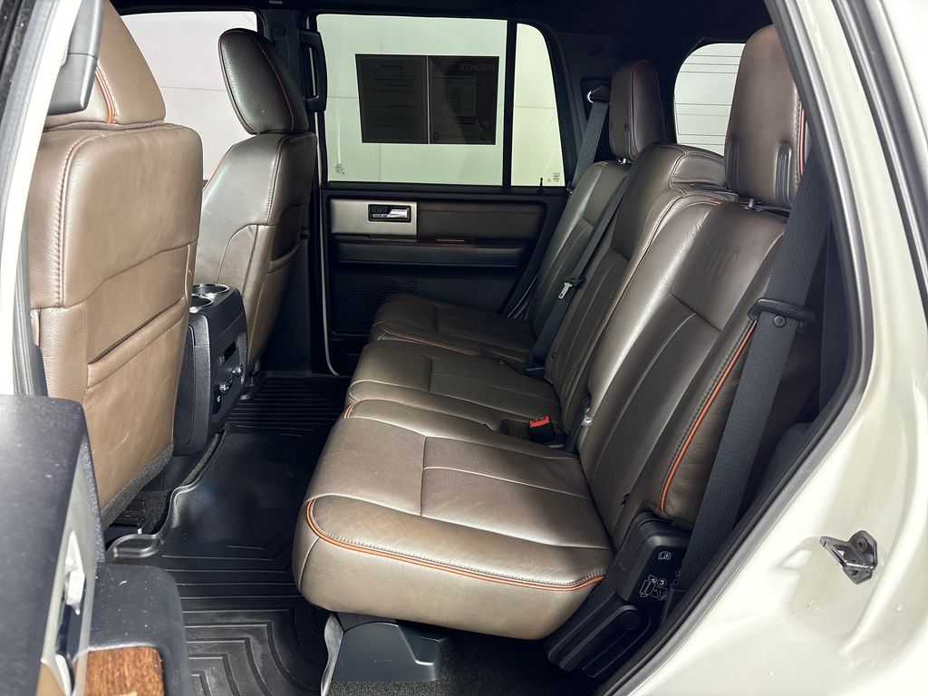 Used 2016 White Ford King Ranch image 31