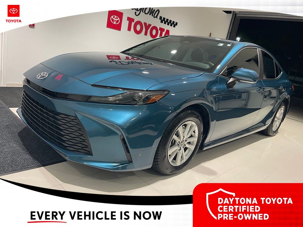 2025 Toyota Camry LE - Photo 11