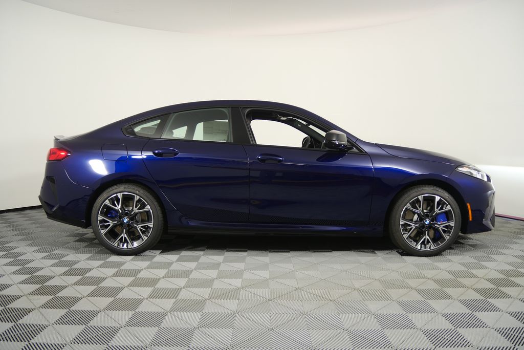 Thumbnail: 2025 BMW 2 Series - 2