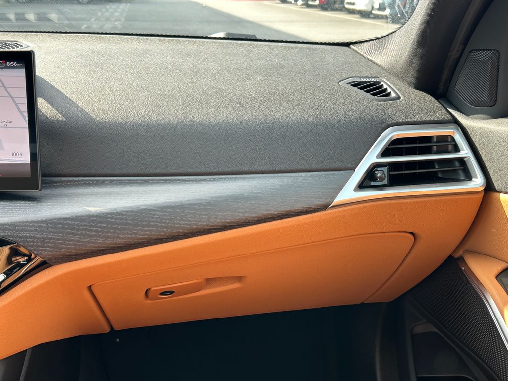 Thumbnail: 2025 BMW 3 Series - 26