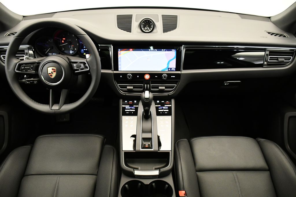 Thumbnail: 2026 Porsche Macan - 23