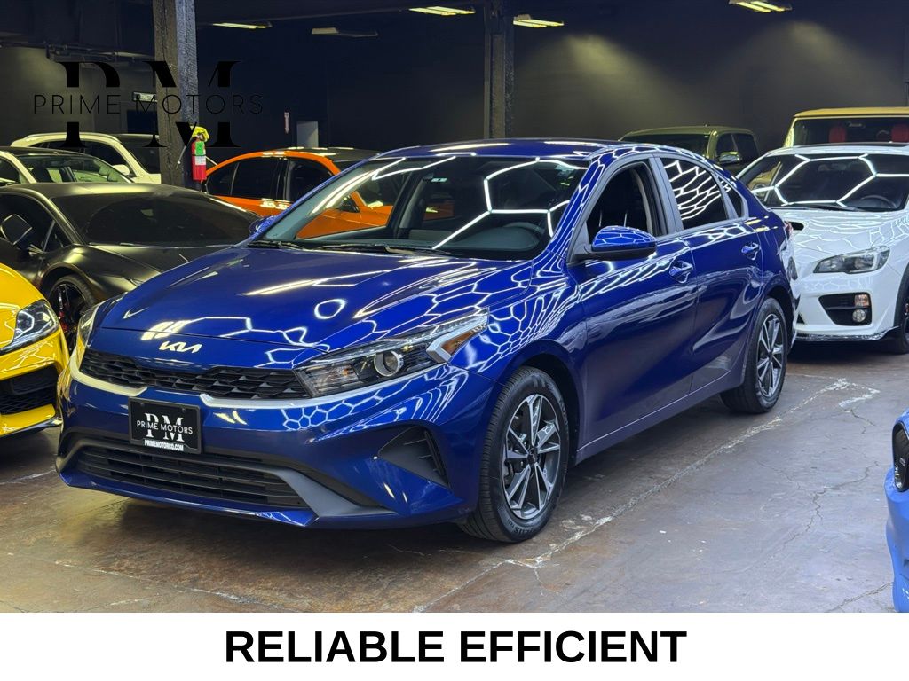 Deep Sea Blue 2022 Kia Forte Sedan Front-Wheel Drive Continuously Variable Transmission