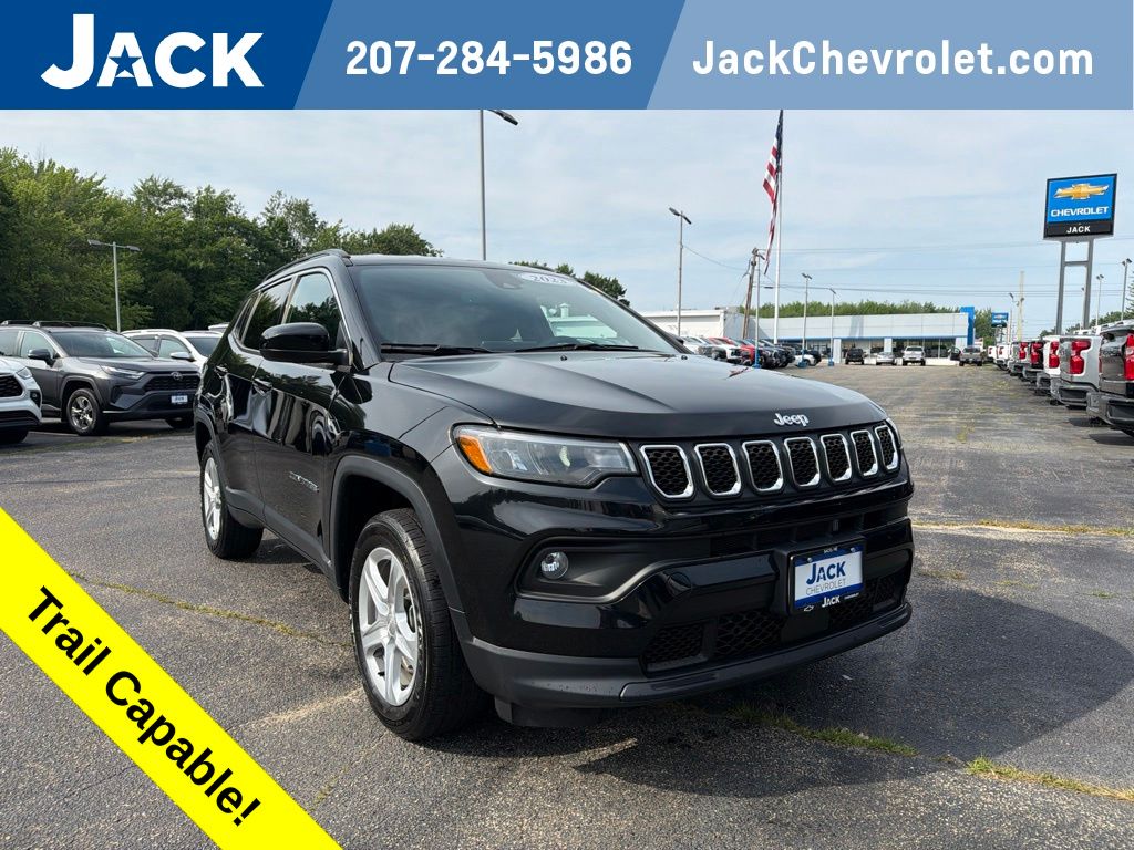 Diamond Black Crystal Pearlcoat 2023 Jeep Compass SUV / Crossover Four-Wheel Drive 8-Speed Automatic