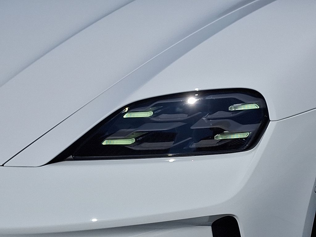 Thumbnail: 2026 Porsche Taycan - 13