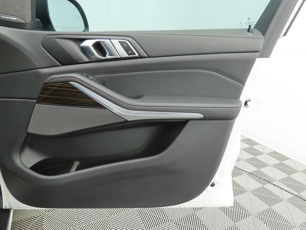 Thumbnail: 2024 BMW X5 - 25