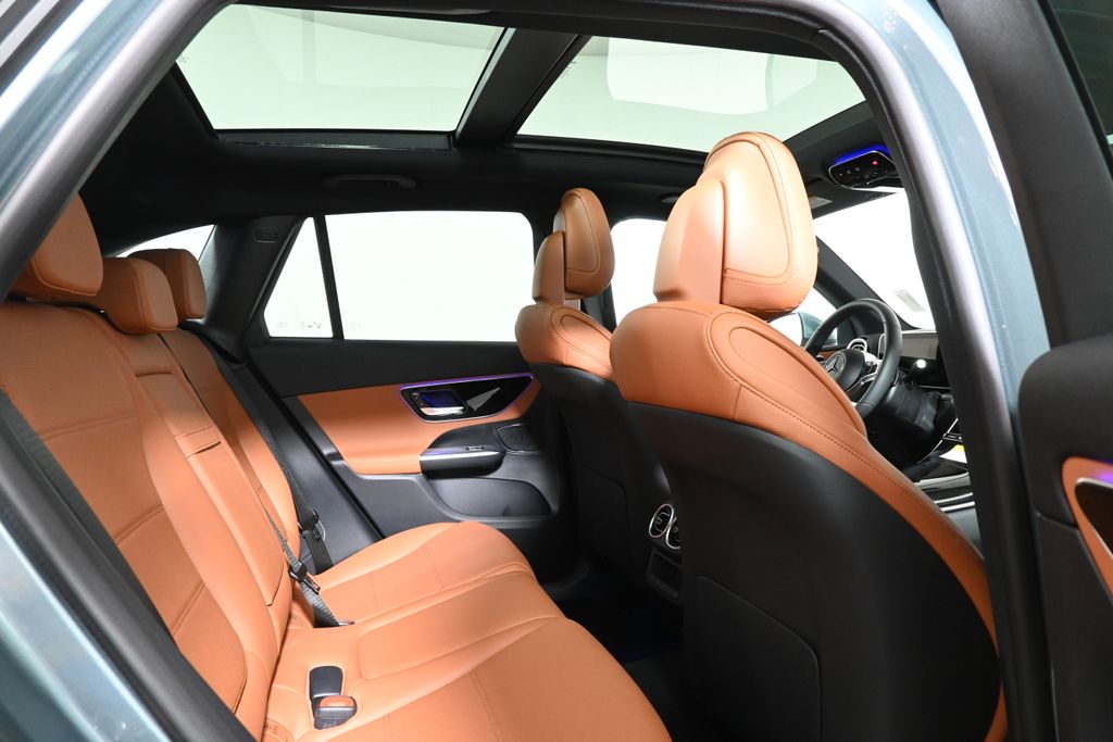2025 Mercedes-Benz GLC 300 18