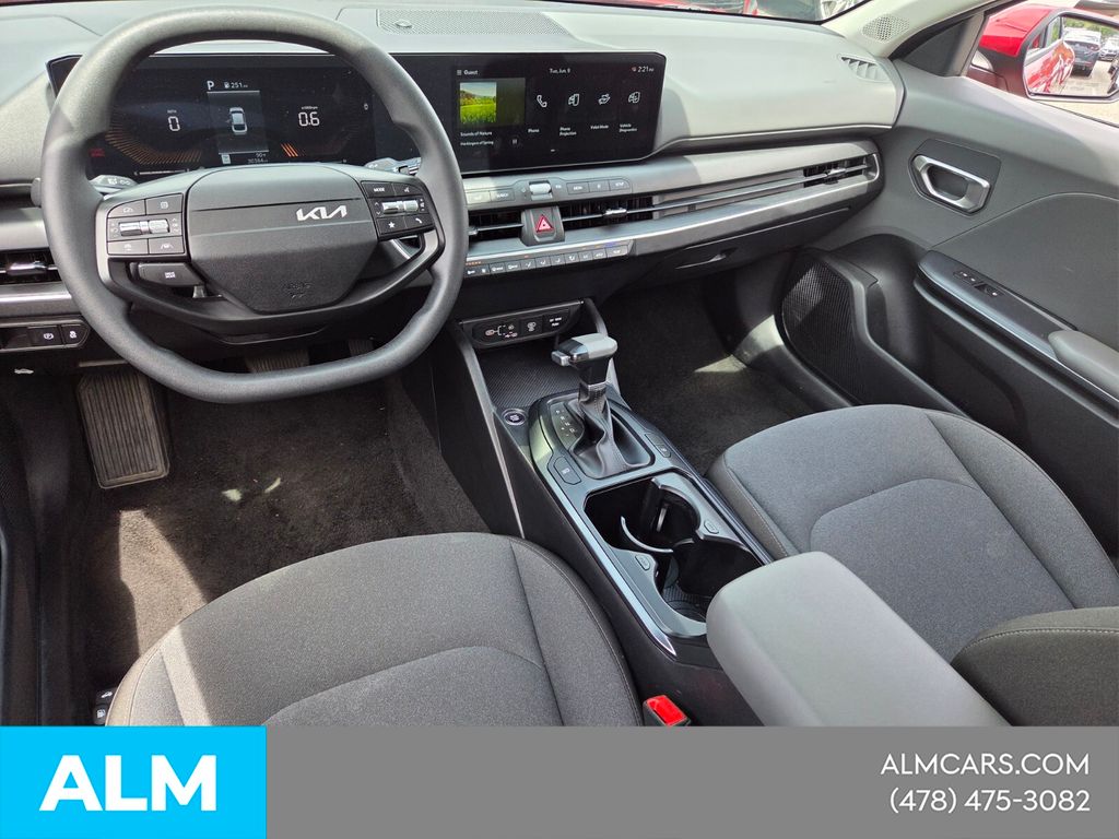Used 2025 Red Kia LXS image 8