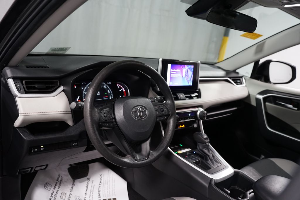 Thumbnail: 2024 Toyota RAV4 - 11