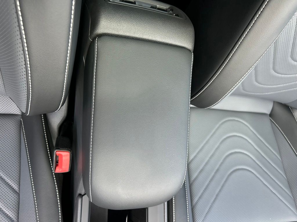 New 2026 Platinum Gray Volkswagen 2.0T SE image 31