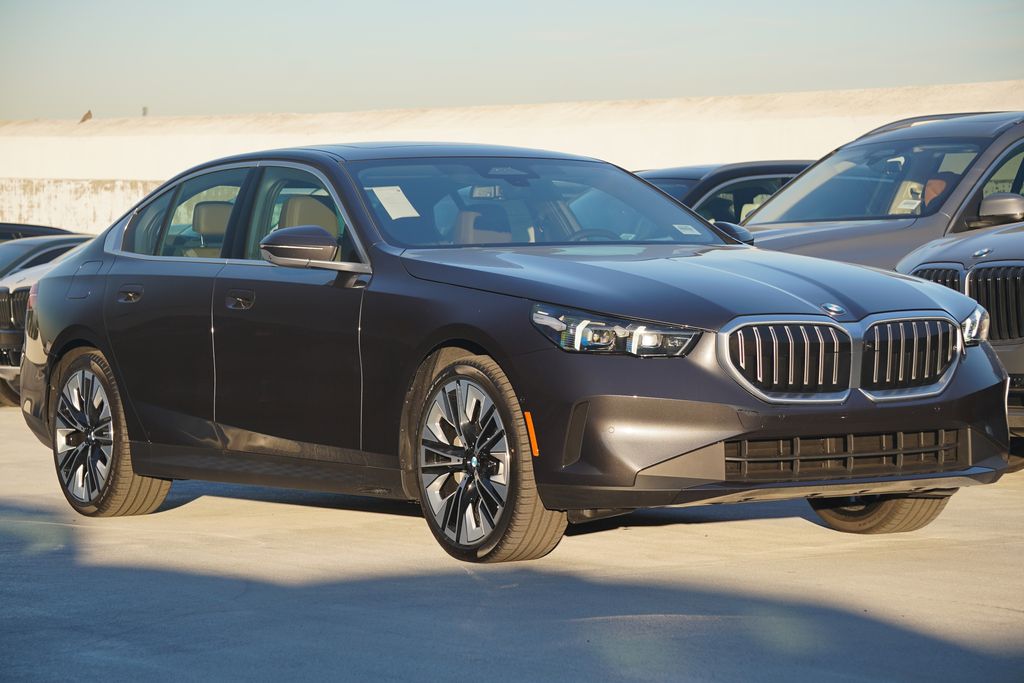 Thumbnail: 2026 BMW 5 Series - 3