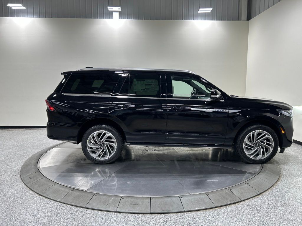 new 2026 Lincoln Navigator car, priced at $99,868