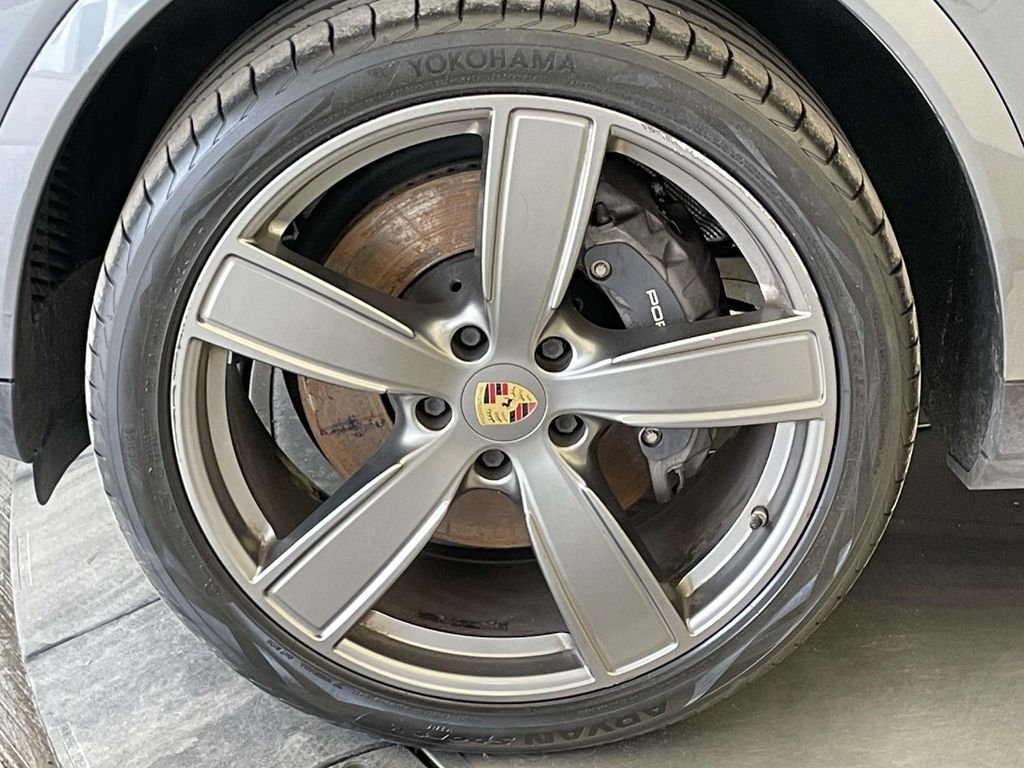 2021 Porsche Cayenne Coupe Base - 10