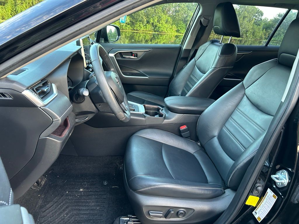 Thumbnail: 2021 Toyota RAV4 - 14