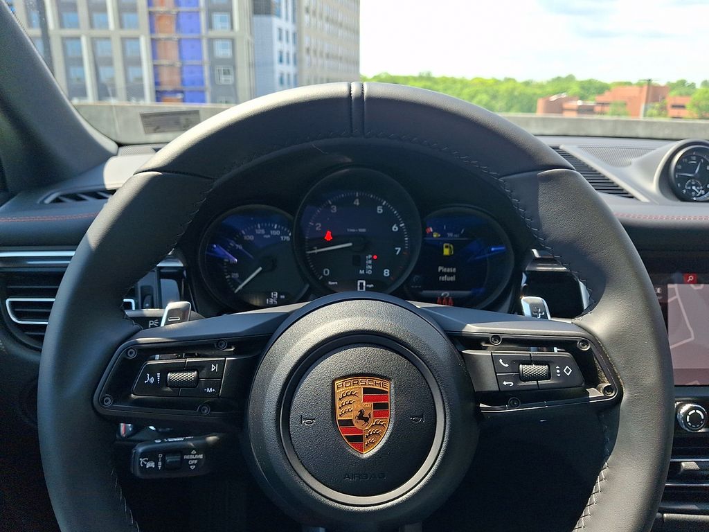 Thumbnail: 2026 Porsche Macan - 22