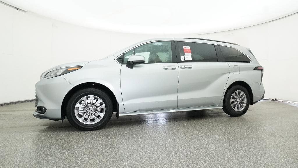 Thumbnail: 2025 Toyota Sienna - 26