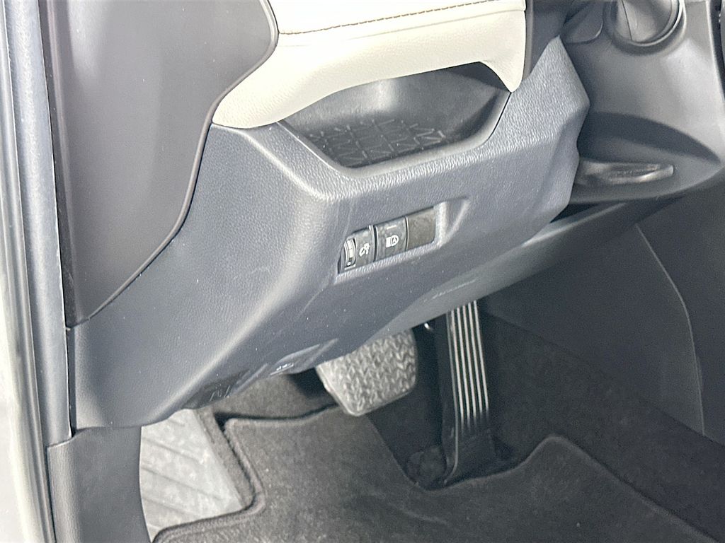 Thumbnail: 2023 Toyota RAV4 - 10