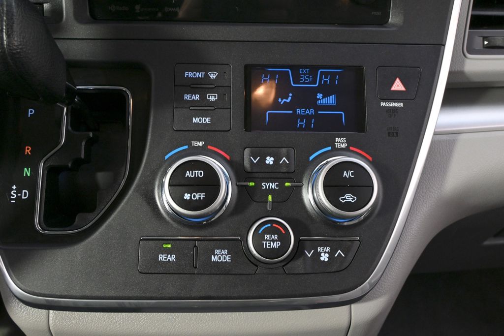 Used 2016  Toyota LE image 30