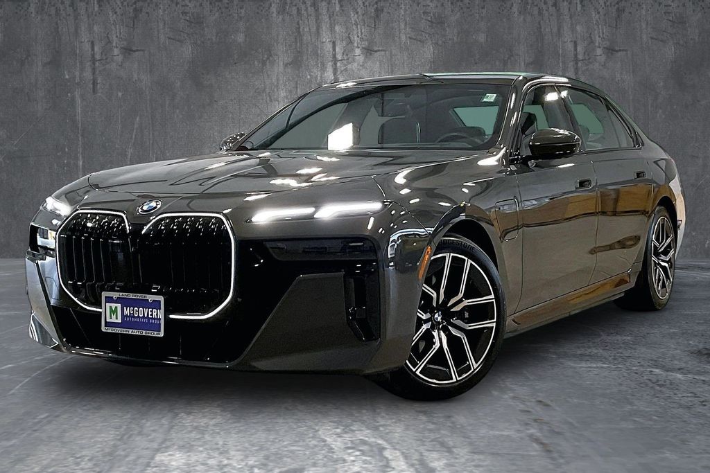 Gray (Dravit Grey Metallic) 2026 BMW 7 Series Sedan All-Wheel Drive 8-Speed Automatic