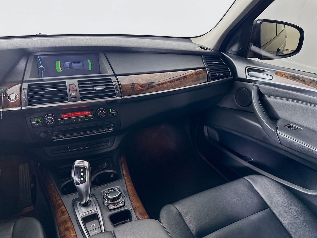 Thumbnail: 2012 BMW X5 - 23