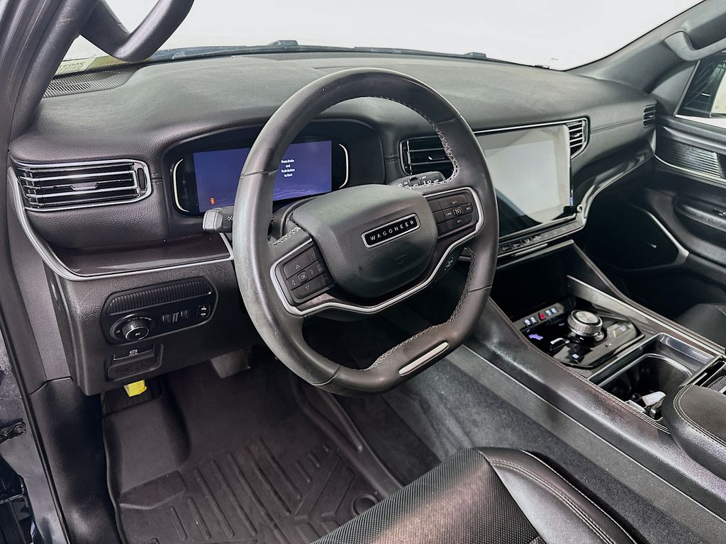 Used 2023 Gray Jeep Base image 31